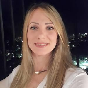 Meet your Posher, Julia